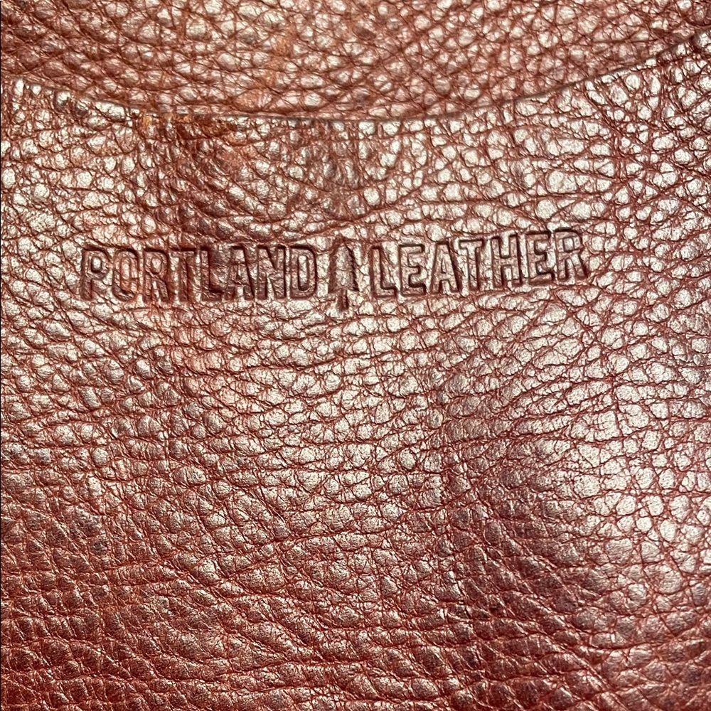 Portland Leather Circle Crossbody - Picture 2 of 14